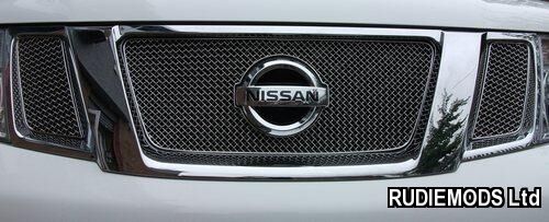 Zunsport fits Navara 2010-2012 Upper Front Grille Set 3 piece Ex-Display