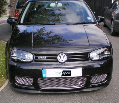 Zunsport VW Golf R32 MK4 2004 Front BLACK Grille Set