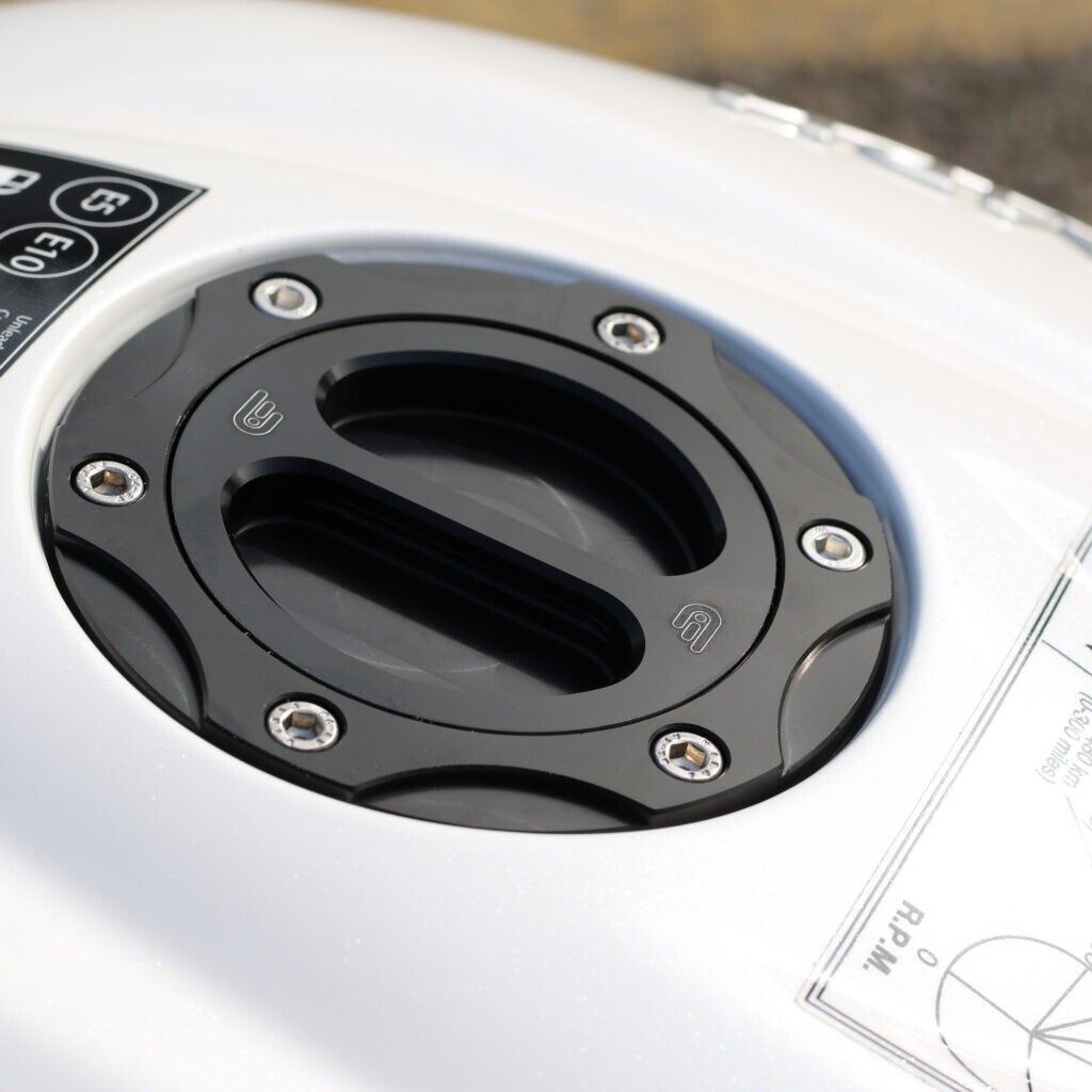 Triumph Tiger Explorer, XC, XR billet aluminium Fuel Cap Kit Oberon