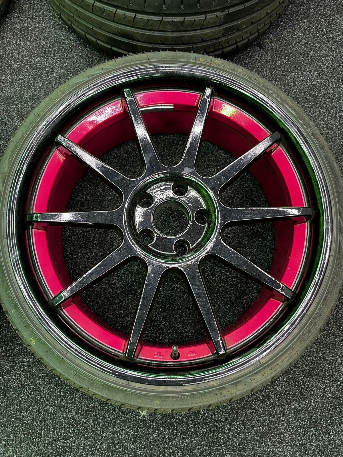 20" x 9j 5x112 66.6 Concaved Alloy Wheels (Curb damage) Mercedes