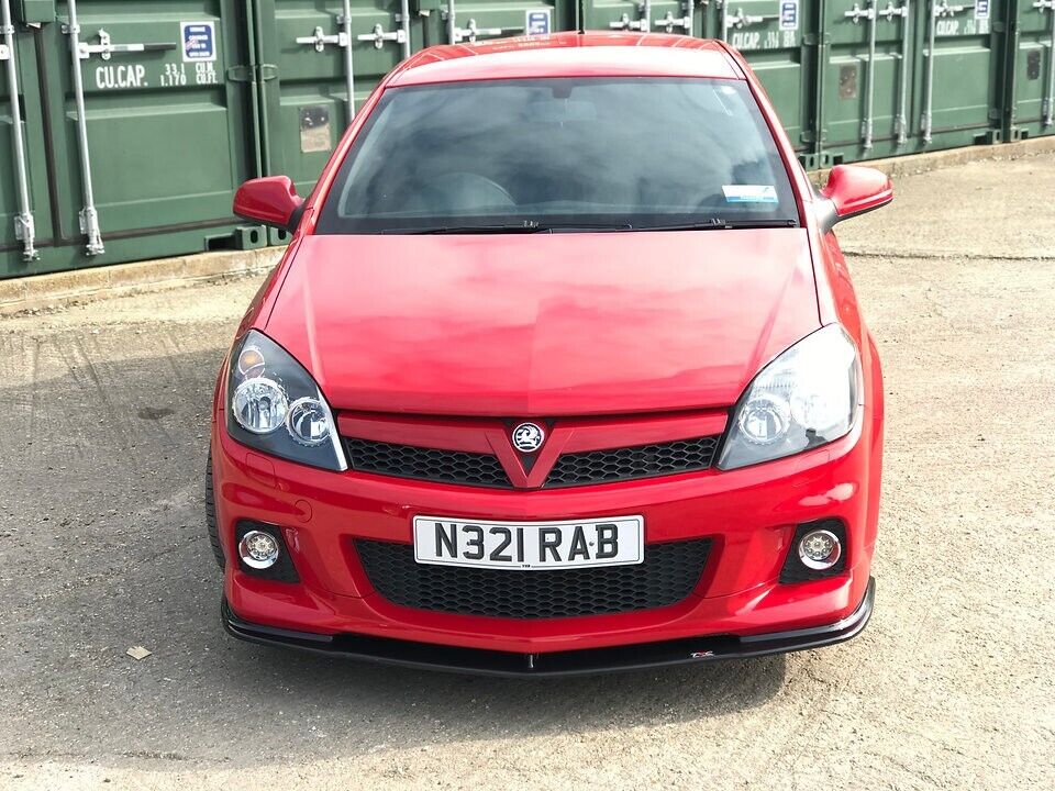 TRC Front Splitter for Vauxhall Astra H VXR