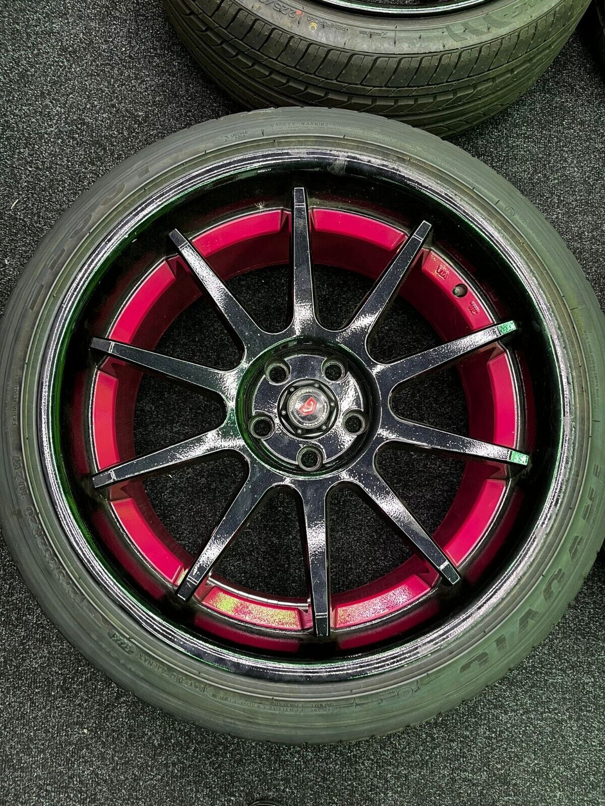 20" x 9j 5x112 66.6 Concaved Alloy Wheels (Curb damage) Mercedes