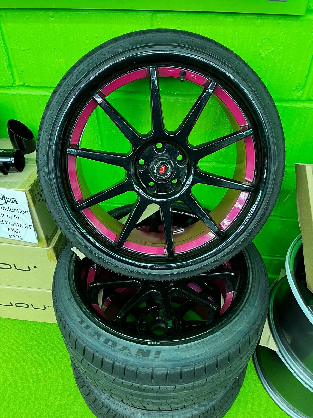 20" x 9j 5x112 66.6 Concaved Alloy Wheels (Curb damage) Mercedes